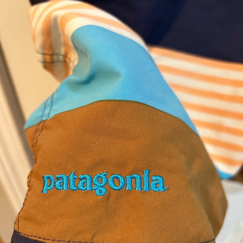 Patagonia Boys swim trunks size 14 - Picture 3 of 4